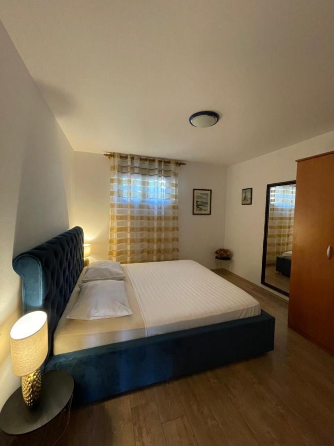 Apartmani Suzana Klenovica Exterior photo